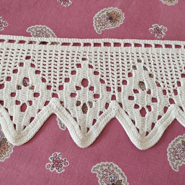 Vintage crochet lace / lace for shelf / antique lace for fireplace top / vintage crochet curtain