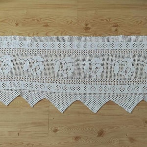 Vintage crochet curtain or fireplace top / old crochet linen / vintage crochet windshield curtain / old linen