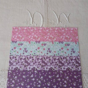 Lot de 4 feuilles de papier / papier à lettre / scrapbooking / origami / embellissements/ motifs champêtres et romantiques