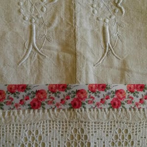 1 mètre de ruban satin shabby chic 25 mm / motif roses anciennes