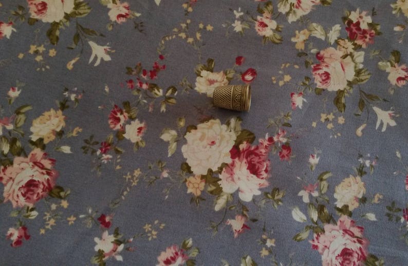 Cut of fabric 45 X 50 cm shabby chic and romantic blue background patterns old rose floral fabric