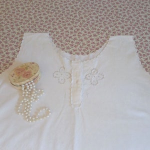 Old embroidered nightgown / grandmother's shirt / embroidered white old linen / vintage linen