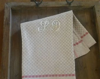 Torchon ancien en coton beige rayé de rouge / monogramme SD brodé