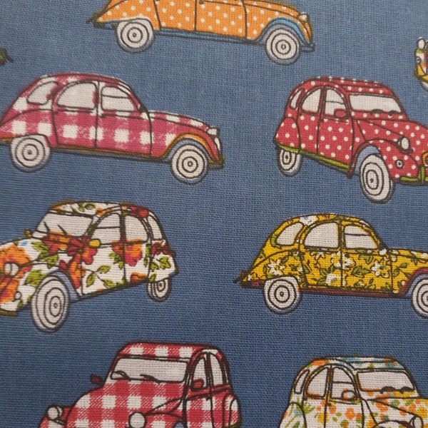 Coupon de tissu larg 54 X haut 50 cm esprit vintage / motifs "voitures multicolores" / tissu 2 CV