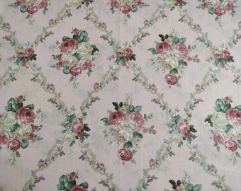 Coupon larg 52 X haut 50 cm / tissu rose ancienne shabby chic / tissu petites roses anciennes / tissu rose romantique