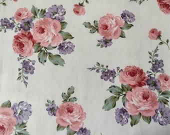 Coupon width 52 X height 50 cm / shabby chic floral fabric / fabric with bouquets of roses and old flowers patterns
