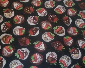 Fabric 55 X 50 cm / / American patchwork fabric / fabric patterns "strawberries" / quilting cotton fabric / confectionery fabric