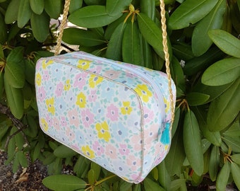 Little girl handbag. Girl's shoulder bag. Liberty style flowered cotton. Christmas, birthday gift