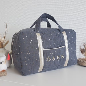 Valisette, trousse de toilette personnalisable femme ou enfant, double gaze de coton matelassée, gris foncé. Cadeau d'anniversaire, Noël.