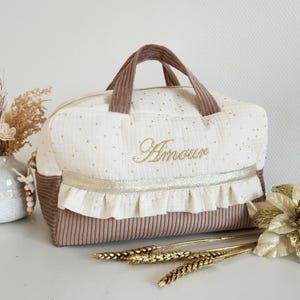 Valisette, trousse de toilette personnalisable femme ou enfant, gaze de coton écrue et velours côtelé beige. Cadeau anniversaire, Noël.