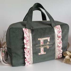 Changing bag, customizable embroidered travel bag for women or children, in corduroy and ruffles. Birth gift, birthday, Christmas. image 3