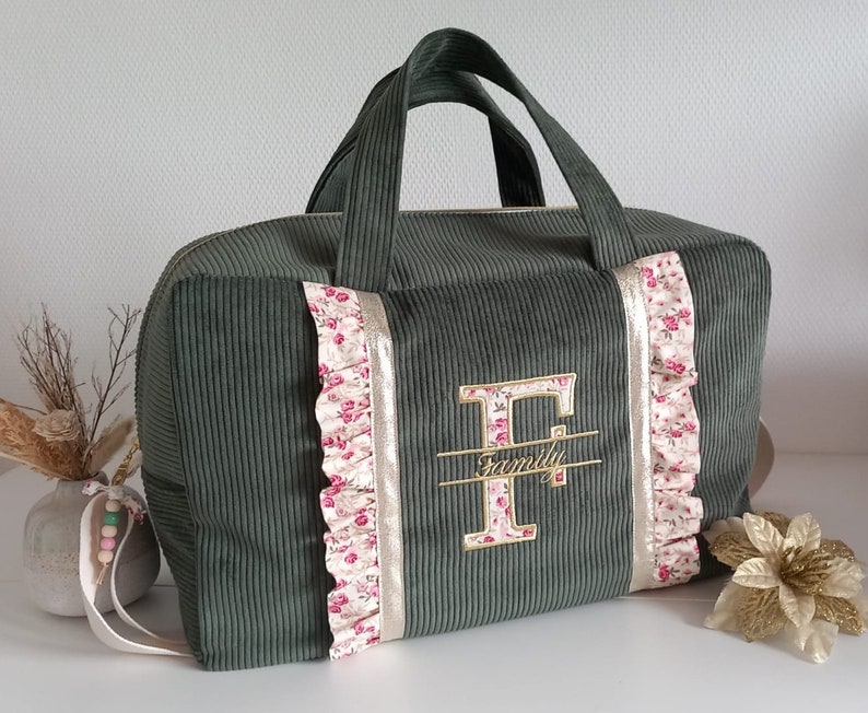 Changing bag, customizable embroidered travel bag for women or children, in corduroy and ruffles. Birth gift, birthday, Christmas. image 3