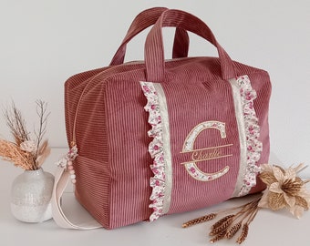 Bolso cambiador, bolso de viaje bordado personalizable para mujer o niño, en pana y volantes. Regalo de nacimiento, cumpleaños, Navidad.