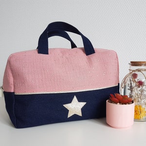 Valisette, trousse de toilette femme ou enfant personnalisable, gaze de coton et jean denim. Vanity en tissu. Cadeau anniversaire