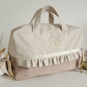 Sac à langer, sac de voyage brodé personnalisable femme ou enfant, coton beige scintillant et velours côtelé. Cadeau de naissance, Noël.