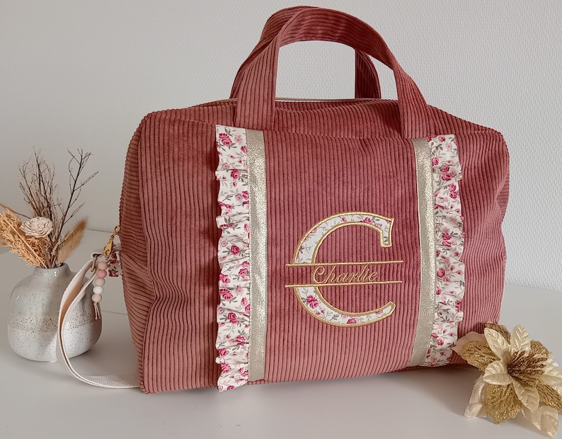 Changing bag, customizable embroidered travel bag for women or children, in corduroy and ruffles. Birth gift, birthday, Christmas. image 2