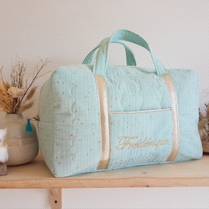 Valisette, trousse de toilette personnalisable femme ou enfant, double gaze de coton matelassée. Cadeau d'anniversaire, de Noël.