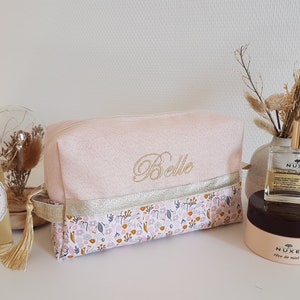 Trousse de toilette femme ou enfant brodée, rose scintillant et liberty. Cadeau de naissance, anniversaire, fête des mères