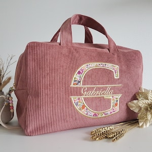 Wickeltasche, personalisierbare bestickte Reisetasche für Damen oder Kinder, aus Cord. Geschenk zur Geburt, Geburtstag, Weihnachten.