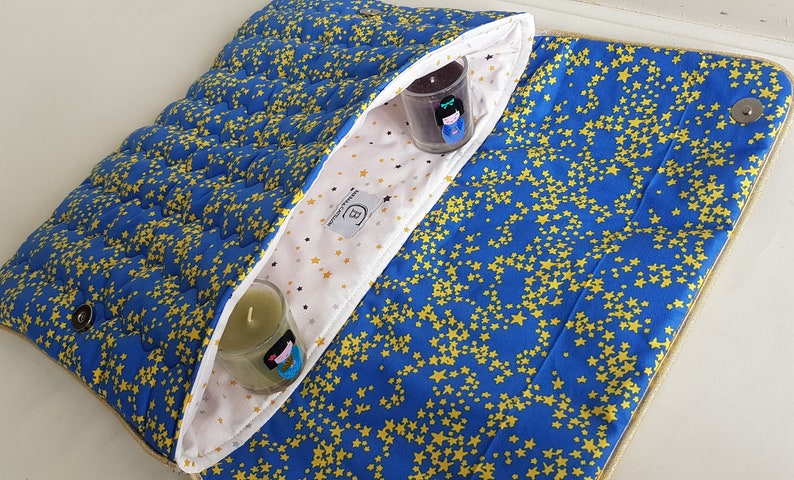 computer sleeve with flap Computer case in royal blue fleeced and quilted cotton with yellow stars.