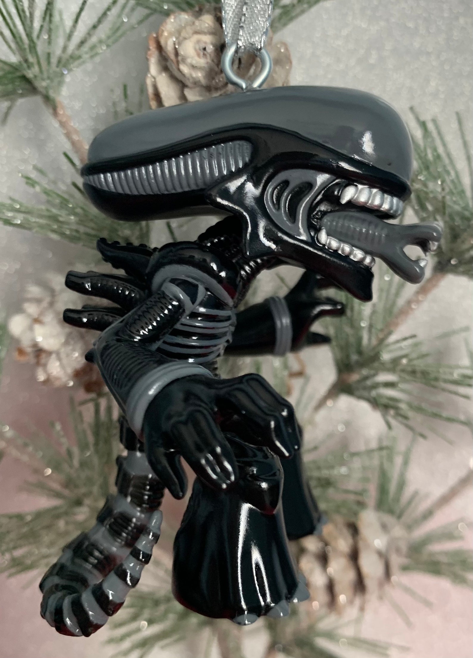 Xenomorph Christmas Ornament 