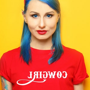Reverse Cowgirl T-Shirt | Lustiges Rude Slogan Tee | Gespiegeltes Selfie