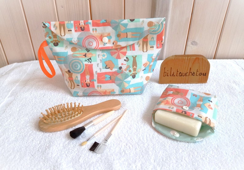 Trousse de toilette motif au choix en coton enduit doublée imperméable trousse bébé, pharmacie, goûter idée cadeau zéro déchet Plage