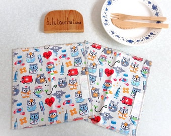 Lot de 2 serviettes de table pour enfant avec étiquette coton imprimé et nid d'abeille pour cantine crèche nounou ou la maison