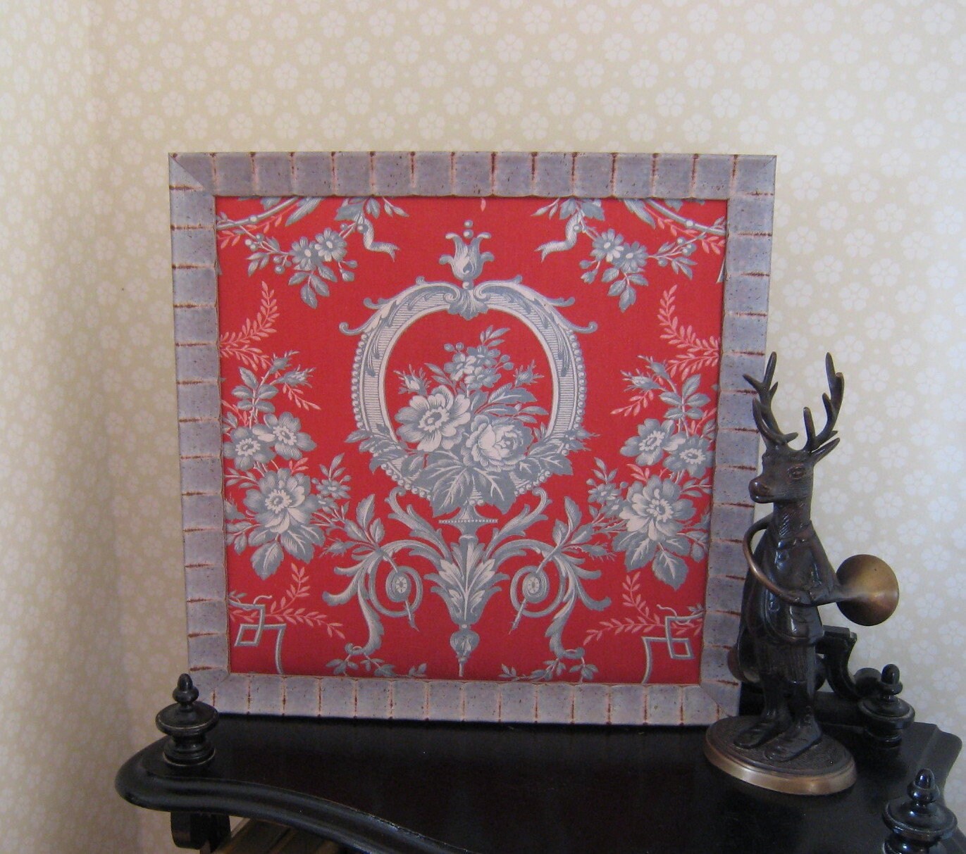 Cadre Tissu Ancien, Composition Florale