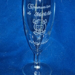 2 flutes gravée et personnalisées Communion, Inscriptions et dessin au choix, croix, calice, angle qui prie image 4