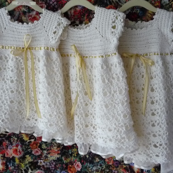 robe fille T. 2 ans, 3 ans, 4 ans  robe  au crochet point dentelle, et tulle, fillette, robe