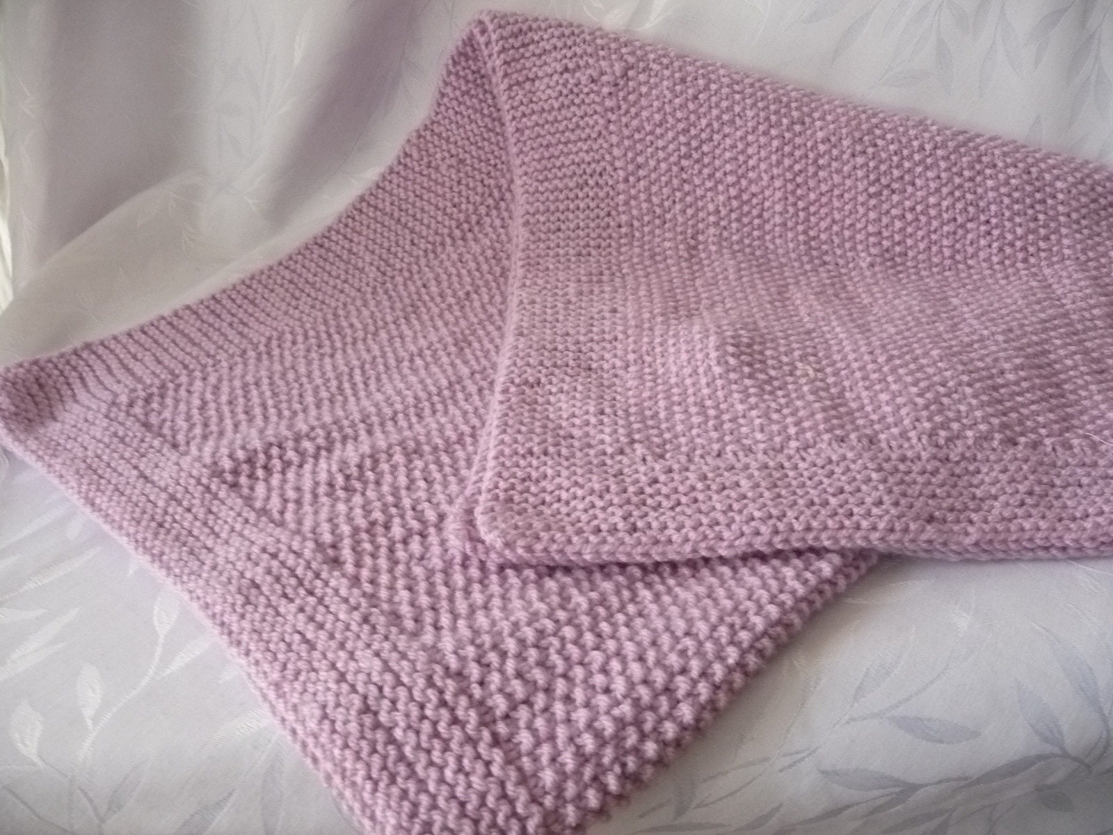 Cadeau de Naissance, Châle, Couverture Bébé, Tricot Fait Main, Mauve