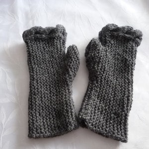 Mitaines femme tricot fait main, mitaines avec pouce, gants sans doigts. image 2
