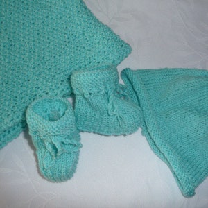 KiT cadeau de naissance, couverture bébé, bonnet et chaussons bébé, tricot fait main, image 1