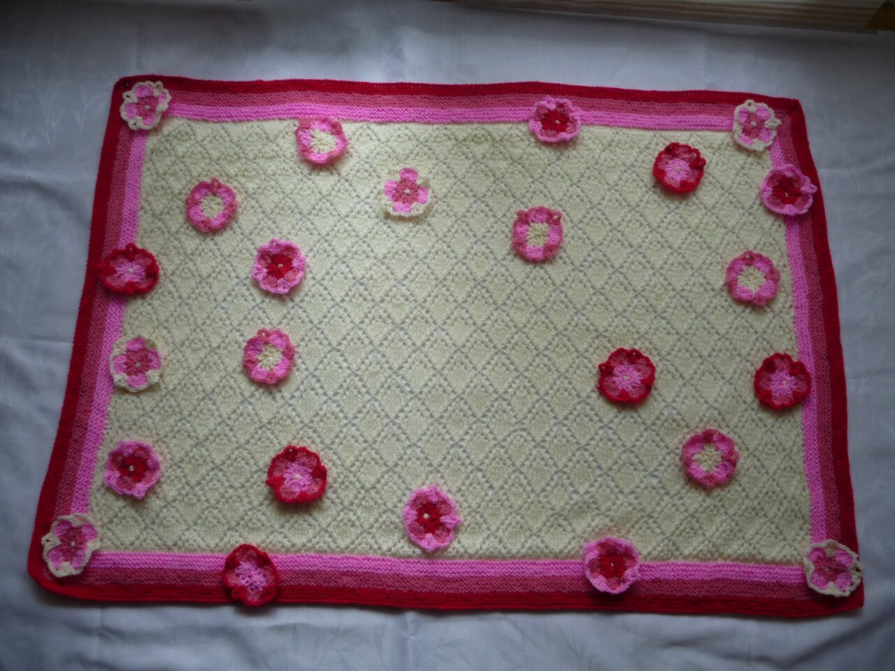 Cadeau de Naissance, Châle, Couverture Bébé - Couverture/Plaid Fleuri Tricot Fait Main