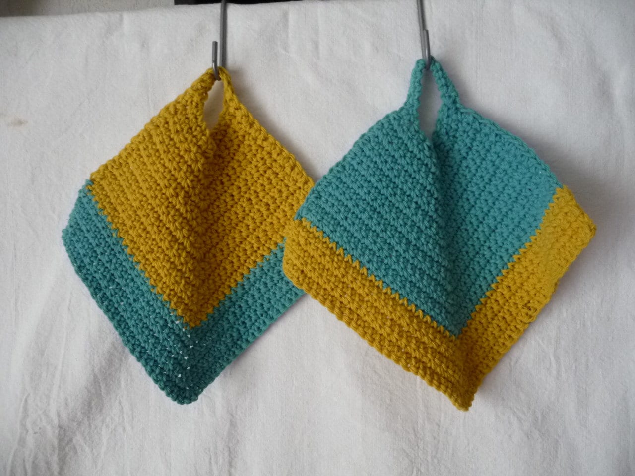 Lot de 2 Maniques Pour Cuisine Contemporaine, Fait Main Au Crochet 100% Coton