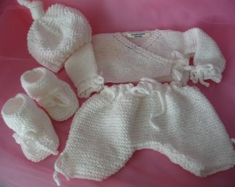 Birth gift kit, Brassière 0/3 months, bloomer, slippers and elf cap, handmade knitting