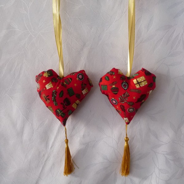 Lot de 2  coeurs a suspendre en tissus, coeur de noël,coeur décoratif, lot de coeurs a suspendre, coeur tissus, édition limitée