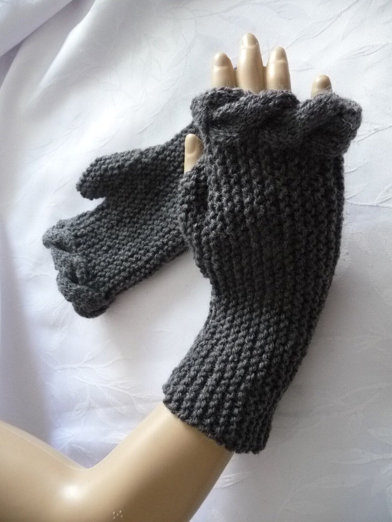 Mitaines femme tricot fait main, mitaines avec pouce, gants sans doigts. image 1