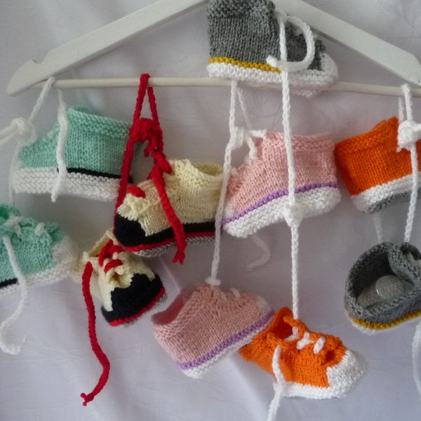 basket bébé T.3 mois, tricot fait main, modèle original, cadeau de naissance, chaussons bébé