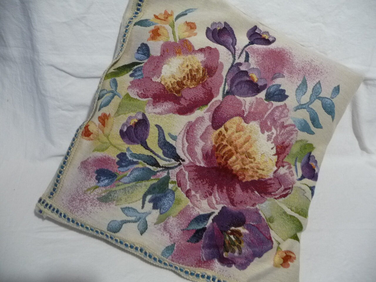 Housse de Coussin Tapisserie Jacquard Customisée, Toile et Passementerie, , Édition Limitée