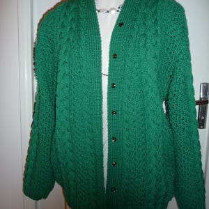 Jacke S.40/42, EINZIGARTIGES Stück, Damenweste, keltische Jacke mit irischem Mesh, grüner handgemachter Strick – 100 % Merino