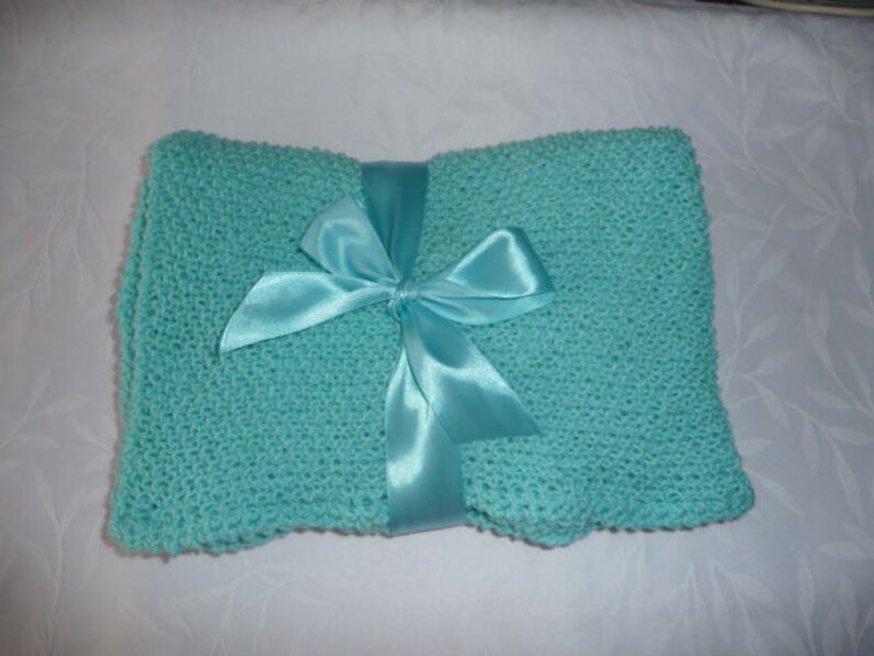 KiT cadeau de naissance, couverture bébé, bonnet et chaussons bébé, tricot fait main, image 2