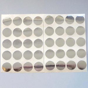 48 PASTILLEN 1,5 cm SILBER selbstklebende Pastillen, Geschenkverpackung, Party-Menü-Deko, Silberpastille, Silberpastille, Pastille 1,5