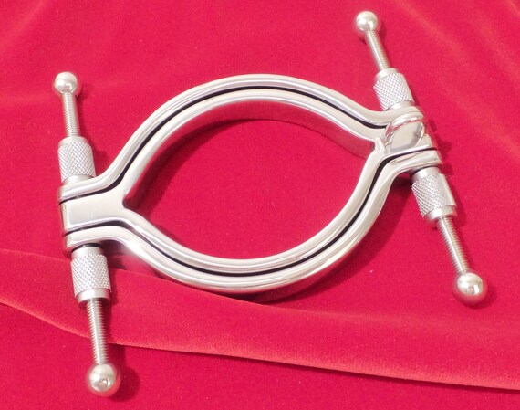 Labia Clamp