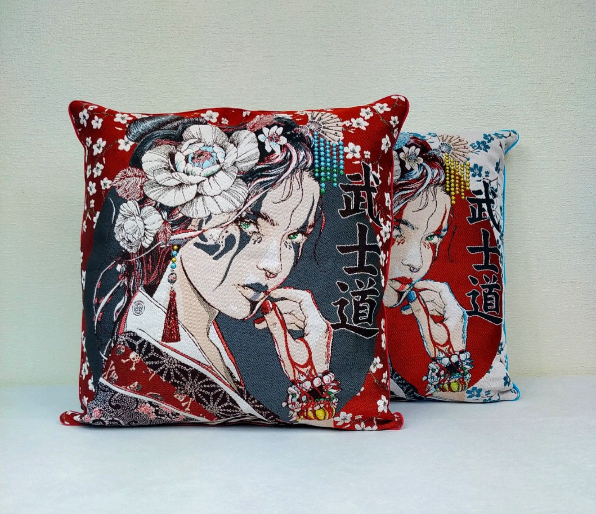 Housse de Coussin Geisha Rouge ou Turquoise