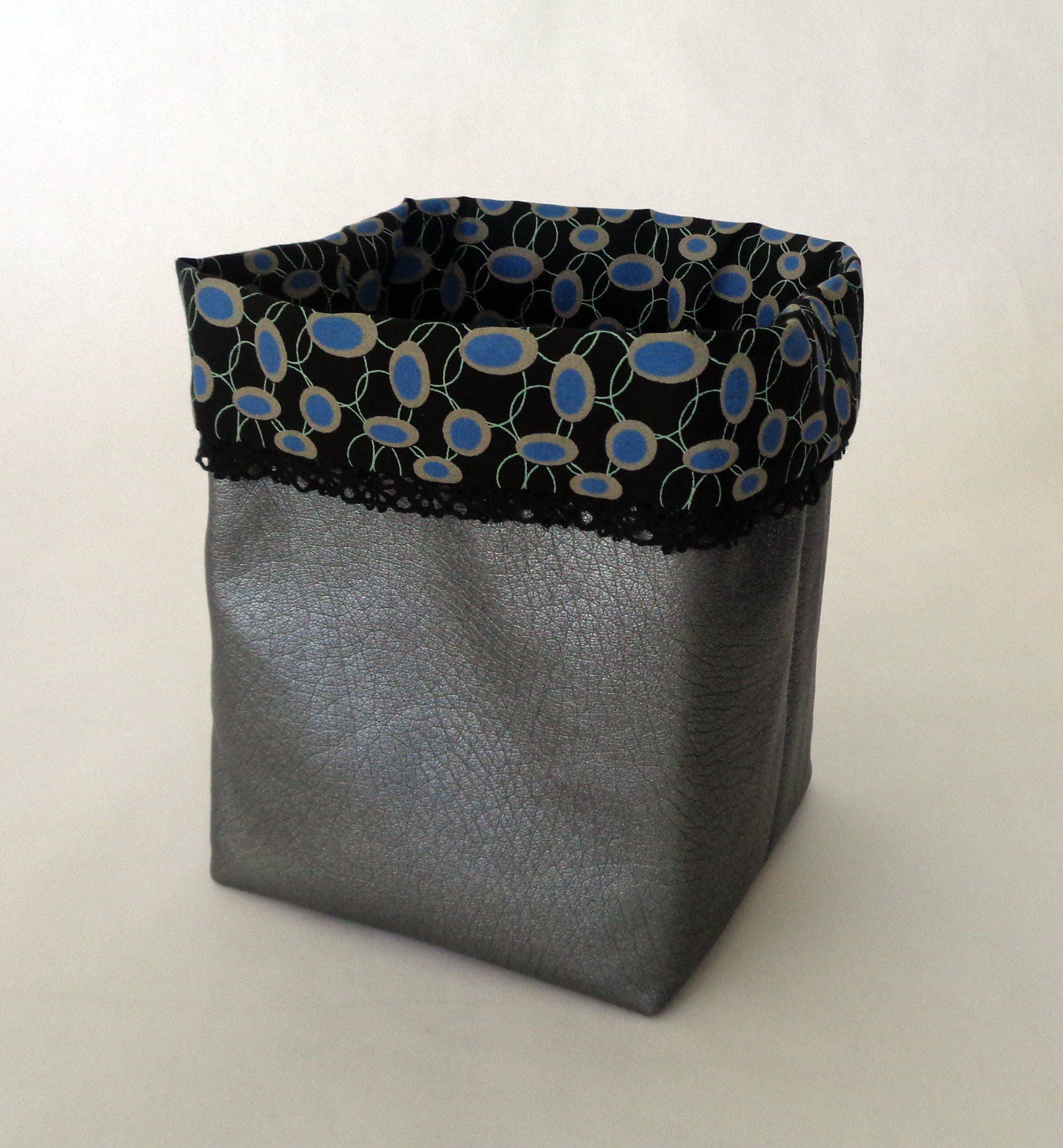 Corbeille en Simili-Cuir Argenté