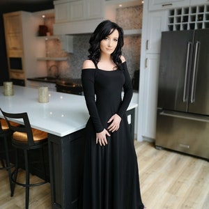 Classy Cold Shoulder Long Sleeves Fitted Black Maxi Dress.