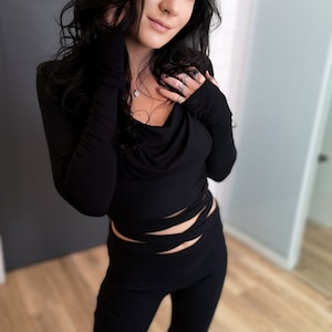 Hooded black cowl neck crop top. Hooded Top, Bamboo Top, Fitted top, Crop Top, Cowl Neck Top.
