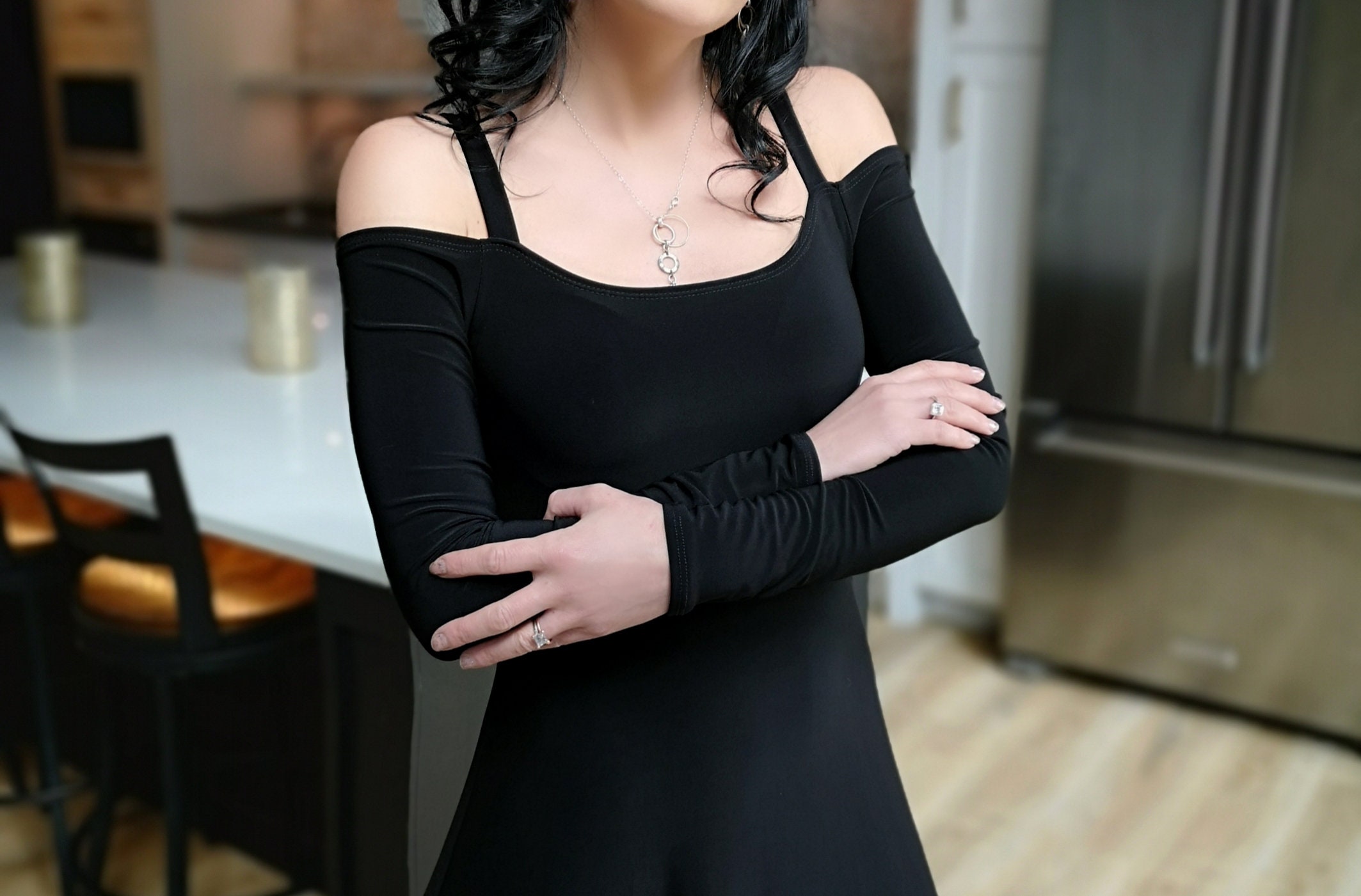 Classy cold shoulder long-sleeve fitted Black maxi dress.